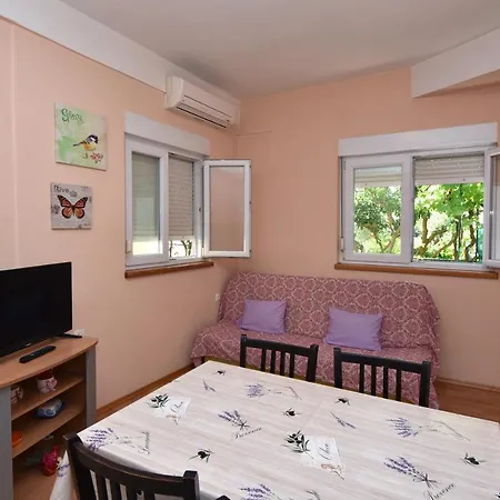 Apartment Meri- Near The Zadar Main Bus Station Exterior photo